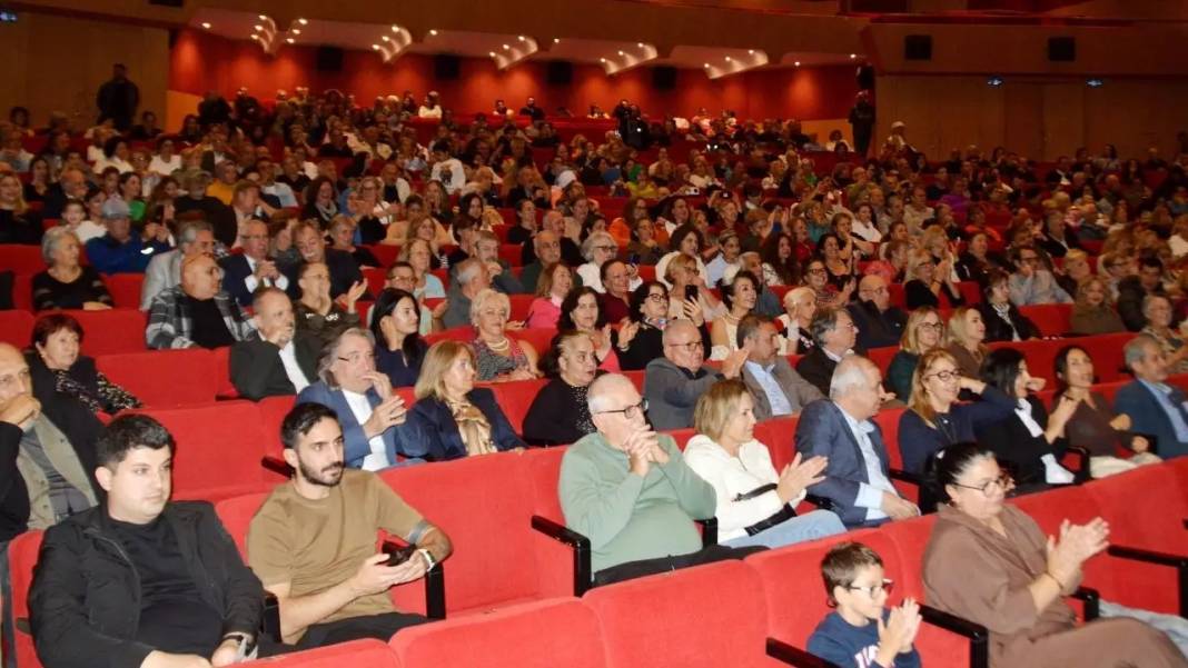 Antalya’da İz Bırakanlar “Senede Bir Gün” Sahnede! 3